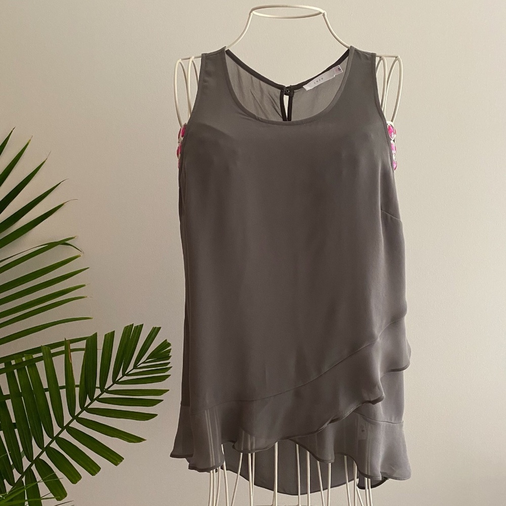 Lush Sleeveless, Tiered Top / XS